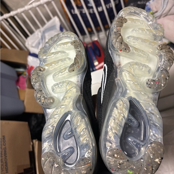 Vapor max size 7.5 worn 2x - Picture 3 of 3